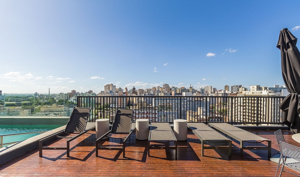 Condominium w/ Complete Leisure Facilities and Unbeatable Location in POA - Bles
