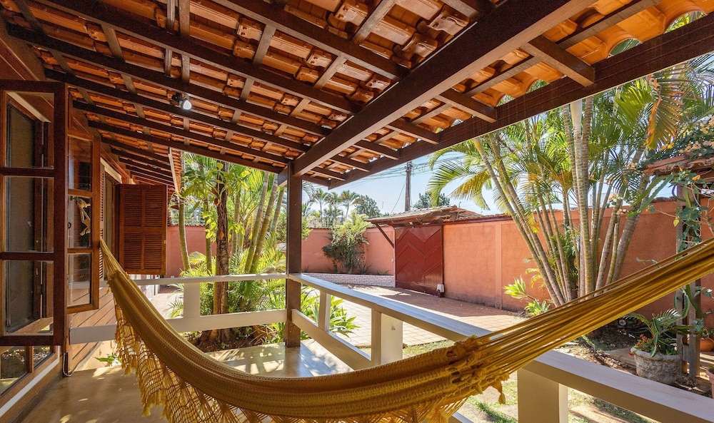 Charming House w/ BBQ in Vila Planalto Act029
