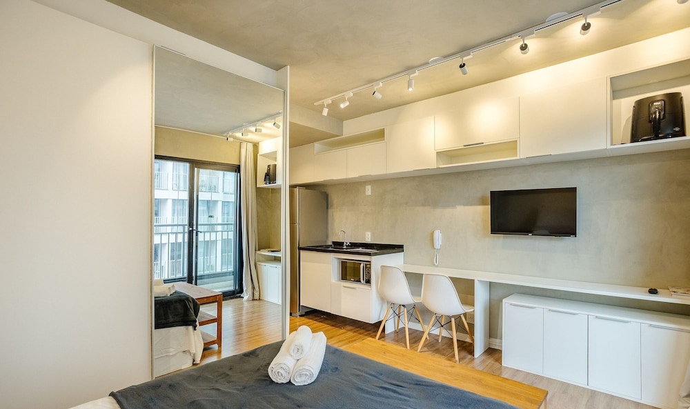 Your Complete Stay in the Best Location of Indianopolis, Just Steps From the Metro - ISM