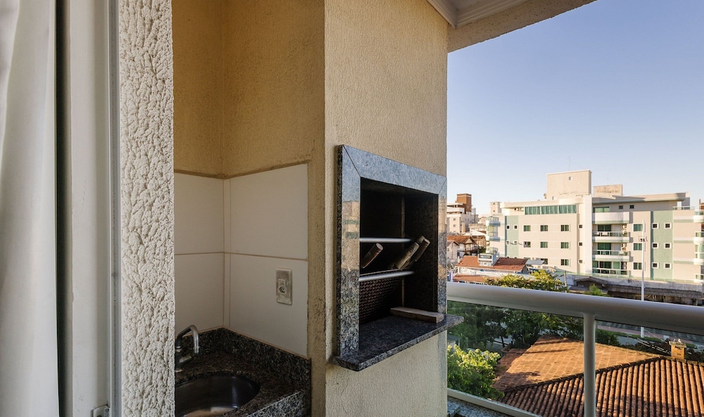 2BR Apt w/ BBQ 400m From Beach Can304