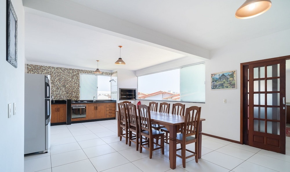 House w/ 3BR and BBQ Area in Ingleses Odi0487