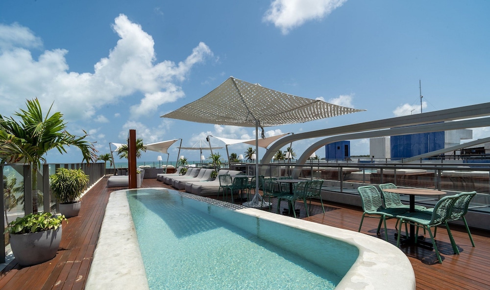 SYH - Complete Beachfront Condominium in Cabo Branco/pb