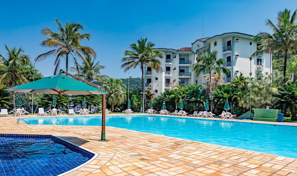 WTE - Resort-style Condominium 100m From the Beach