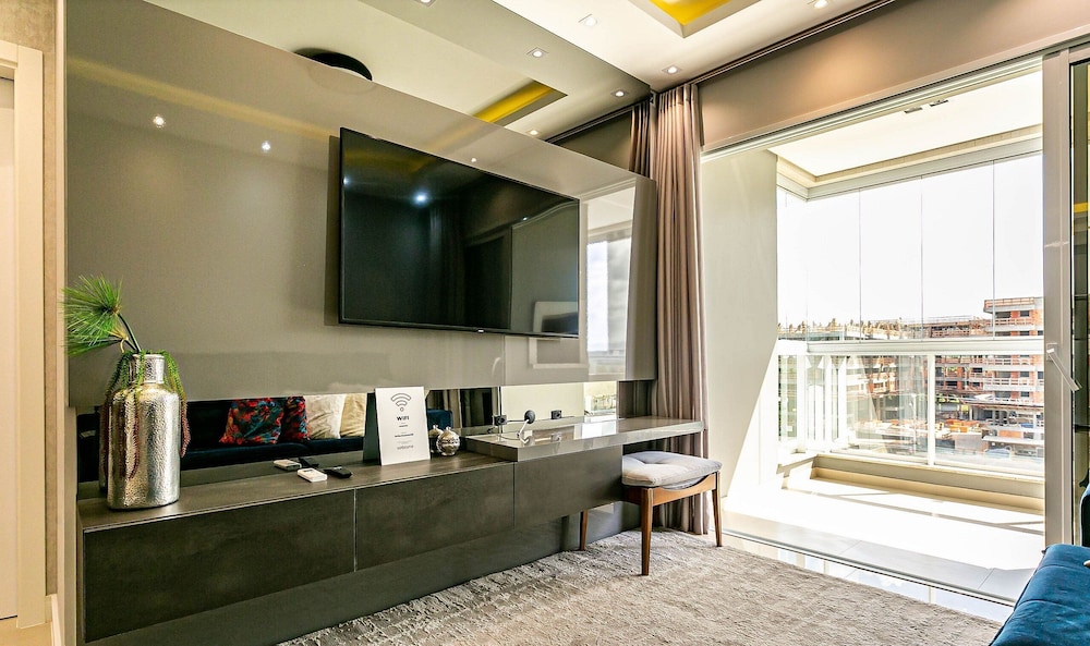 Sophisticated fit With 3 Suites Jurere Les403