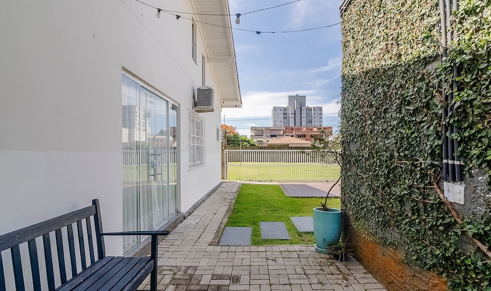 5BR House w/ Gourmet Area 400m From Beach Rfi0316
