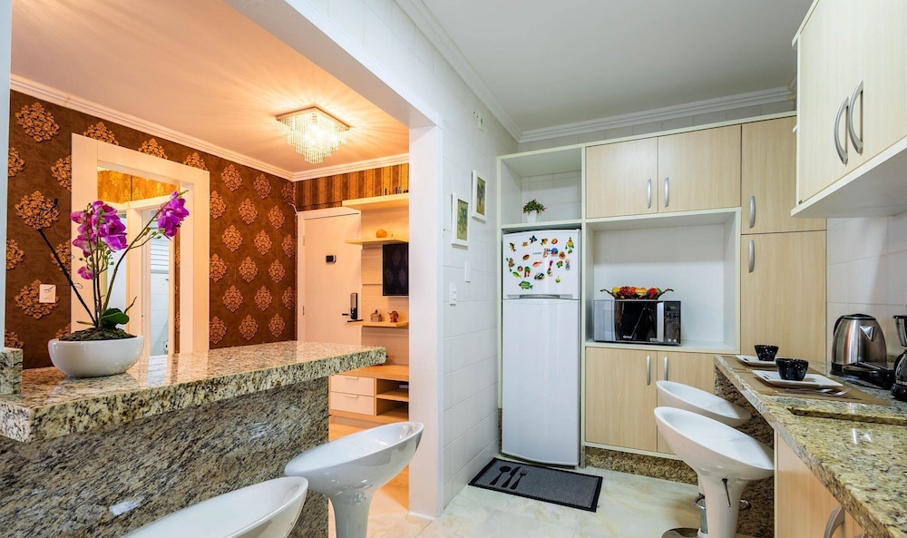 Apartamentos a 400 m da Praia em BC - CEV