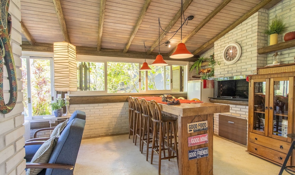 Comfortable Duplex in Praia do Rosa - SC Rfe000