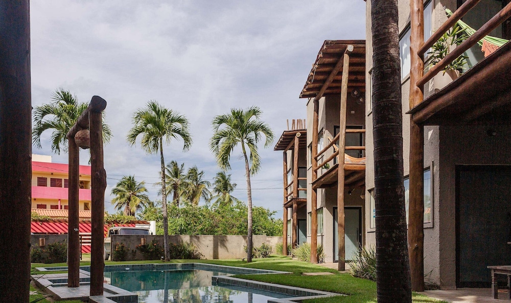 LBH - Houses in a Condominium With Swimming Pool and Barbecue