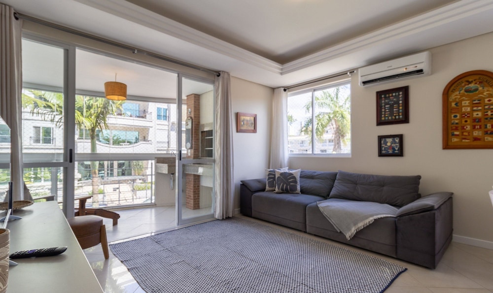 Beautiful apt 3 Minutes From Jurere Beach Vma101
