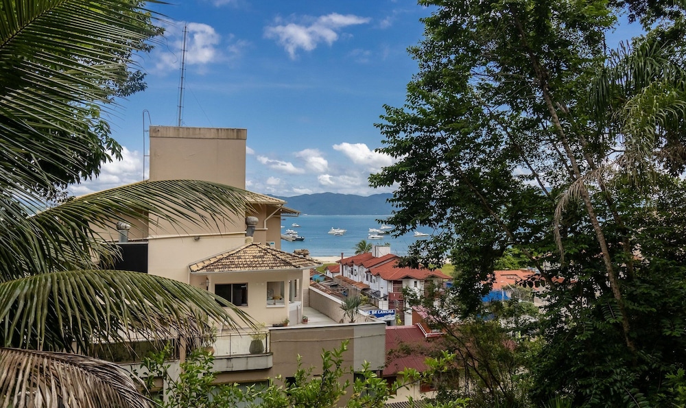 Sea View Apt 240m From the Beach in Jurere Ido207