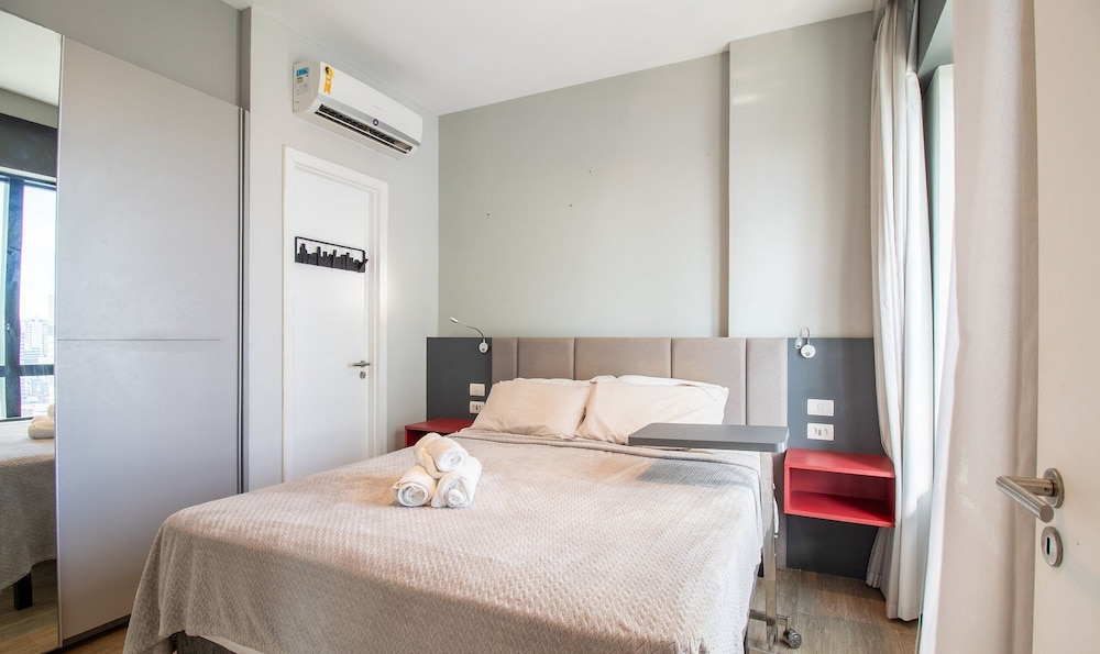 Accommodation With Pool, Sauna, and gym in the Heart of Salvador - AAP
