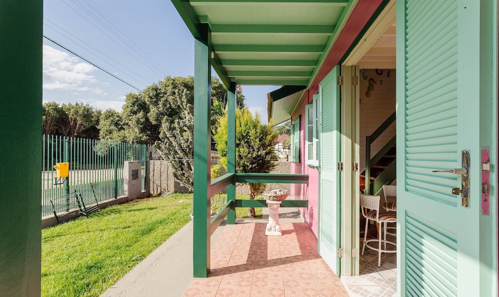 Pleasant Townhouse w/ BBQ 90m From the Sea Rdd657