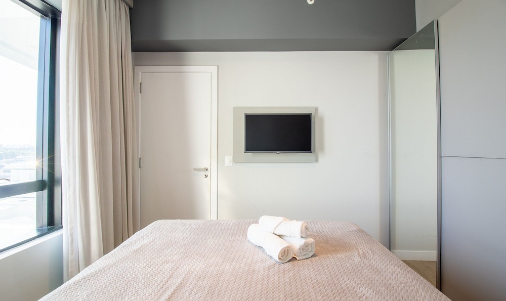 Accommodation With Pool, Sauna, and gym in the Heart of Salvador - AAP