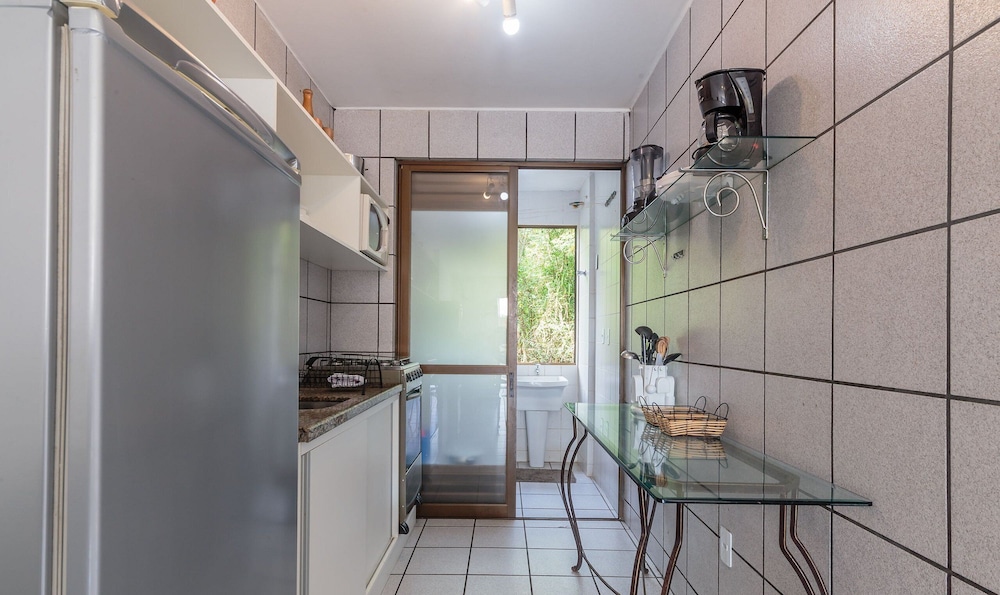 Apt 300m From the Charming Praia Brava Ccu203