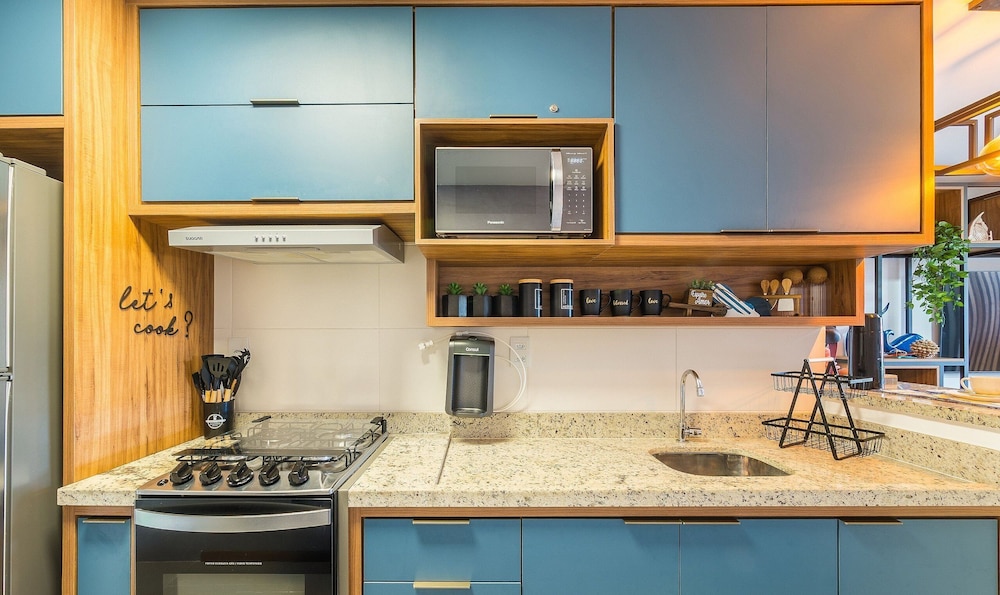 2 Suite Apartment in Condo With Pool Eko0008