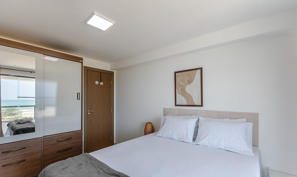 Building With Swimming Pool 300m From the Beach in Ilheus - MMD
