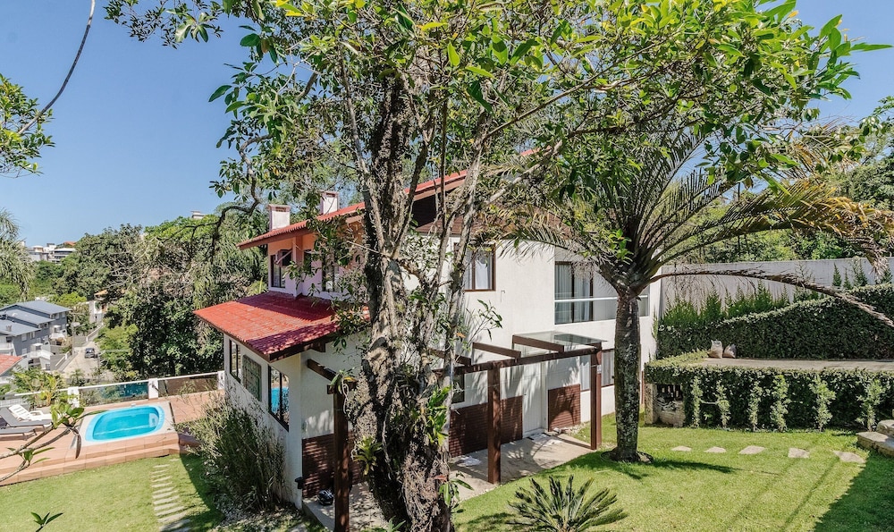 4BR House Pool & BBQ 500m From Beach Che0401