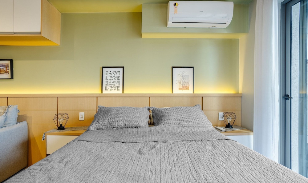 Complete Stay With Pool and gym Steps From the Metro in Pinheiros - SP - LOF