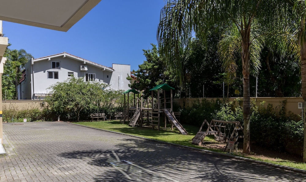 Apartment w/ BBQ 500m From the Beach Rlv0206