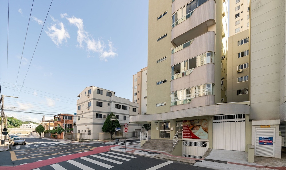 3bedroom apt Great Locat. 450m From Beach Ems0101