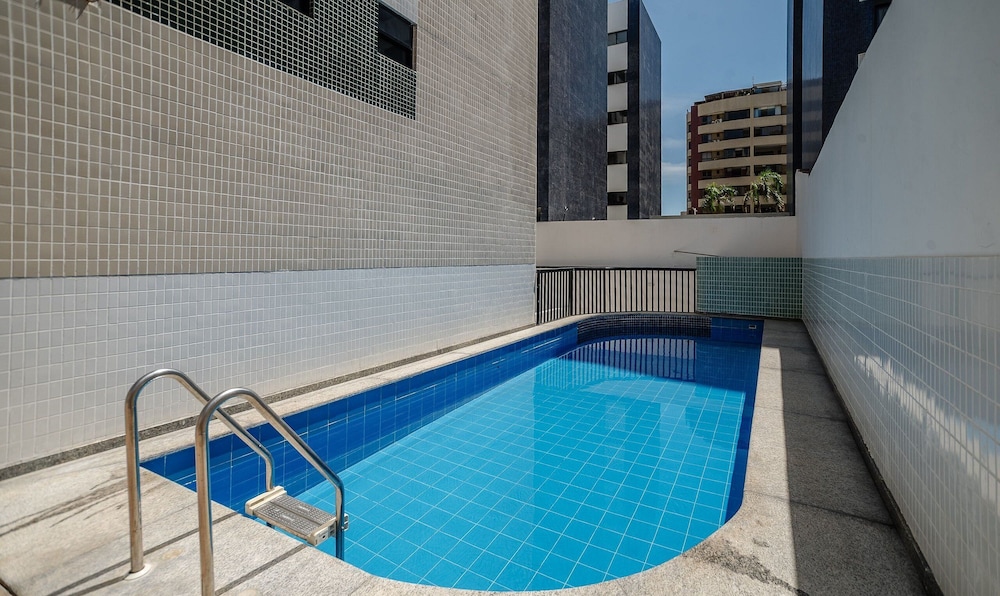 Apartment With Barbecue in Pituba Eas0102