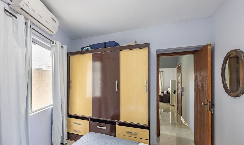 Beachfront Apartment in BC Great Location Eit302