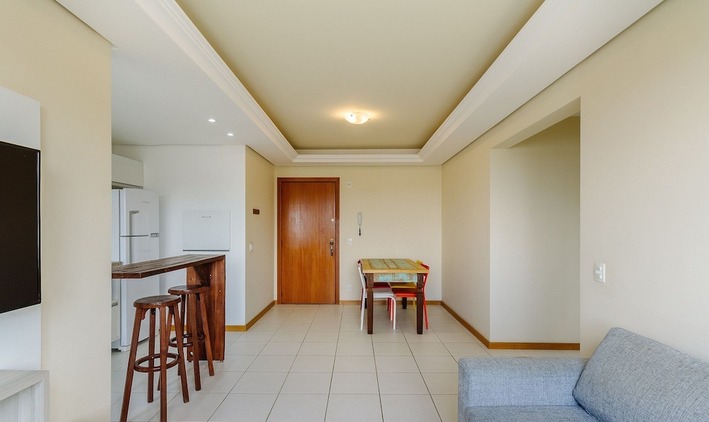 Elegant Apartment for Couples in Poa-rs Urb1110