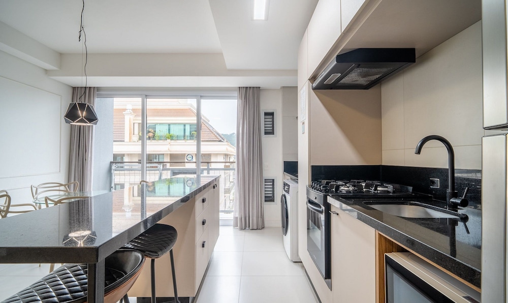 Modern duplex w/jacuzzi 240m beach JRR410
