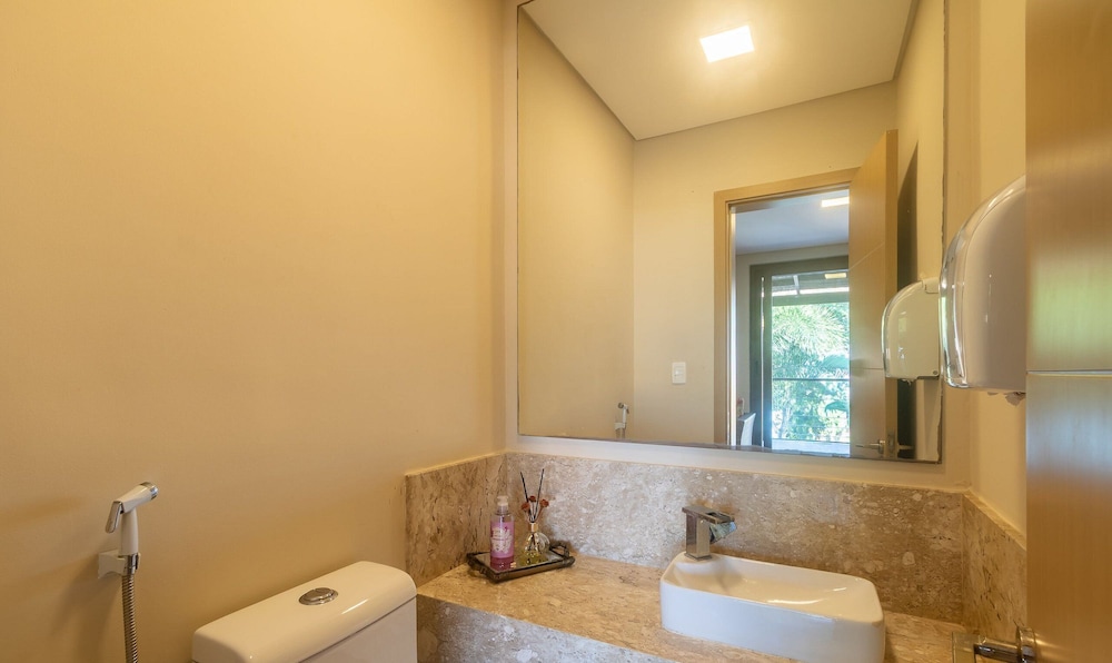 Fully Equipped Apartments in an Oceanfront Condo With Leisure Area and Pool Vvas