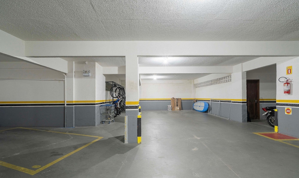 Apt 1 Block From Beach in BC Great Location Cep093