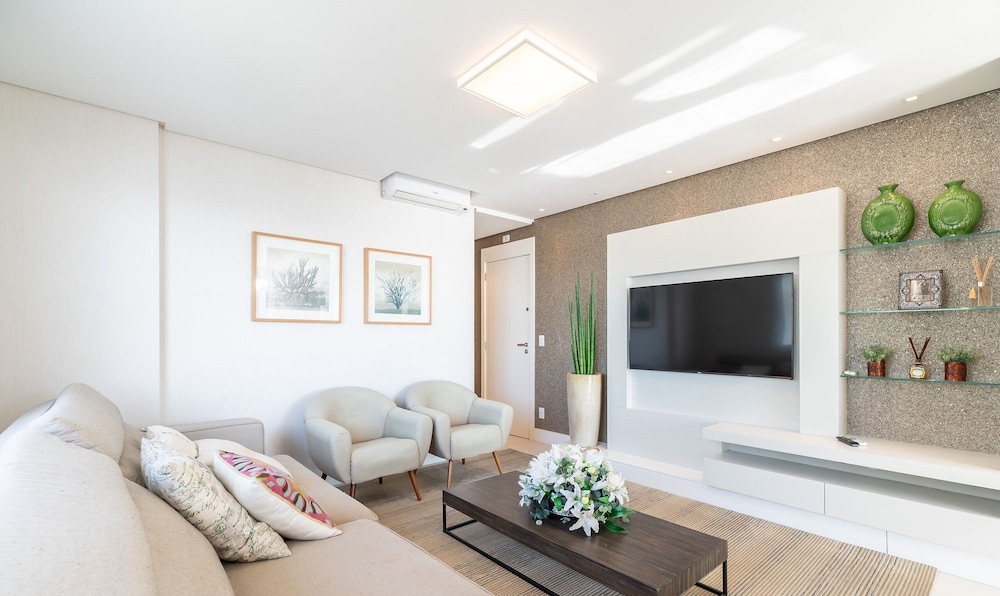 VDT - Apartments 180m From Bombas Beach