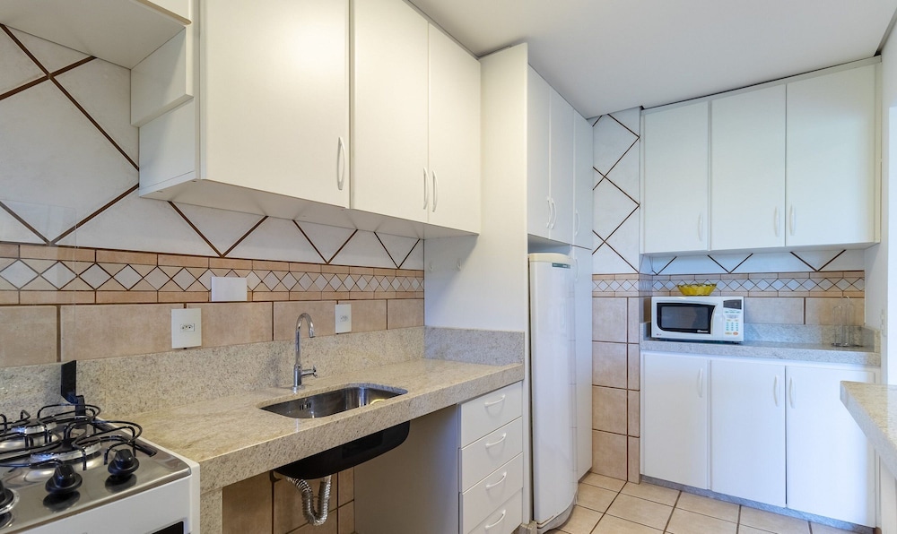 Charm and Comfort 450m From the Beach! Cmh0202