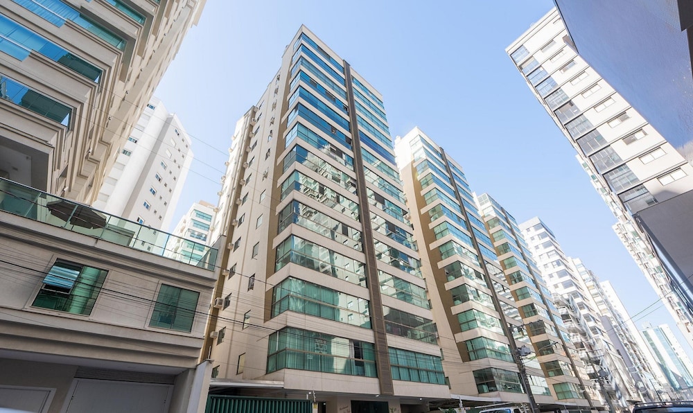 Apt w/ 3 BR & Grill 400m From the Beach Prs0101