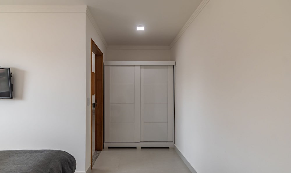 Comfortable Home With Great Location! Bmr0004