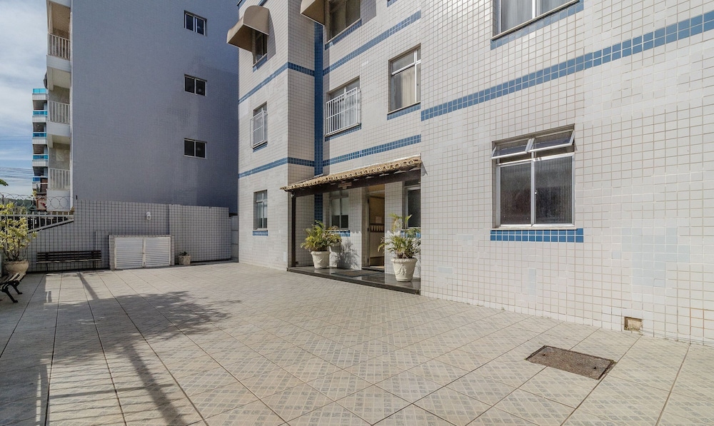 Ground Floor apt 5 min From Praia do Forte Ema101