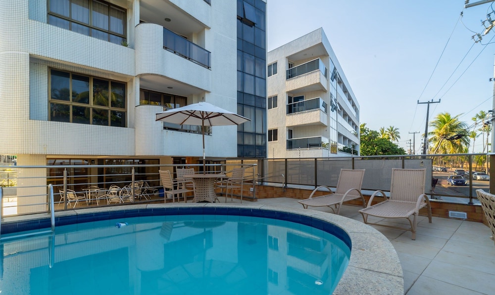 Apt in Condo one Block From the sea w Pool Hss0007