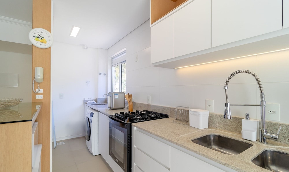 Beautiful apt With Barbecue in Floripa Ibe104