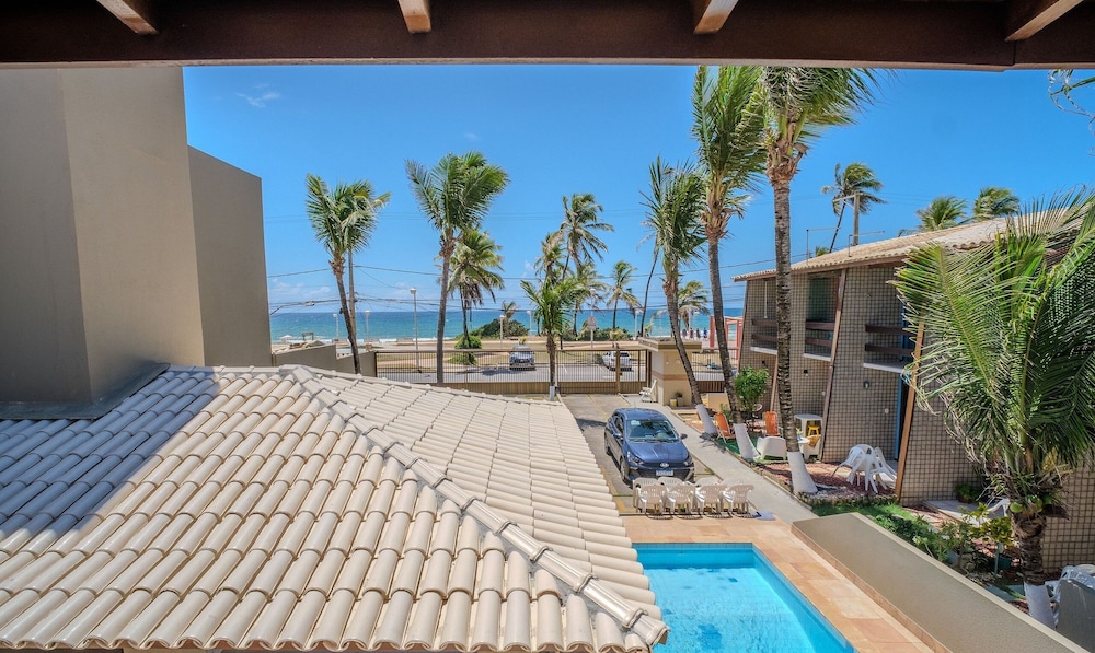 Beachfront House with 2 Bedrooms in Salvador