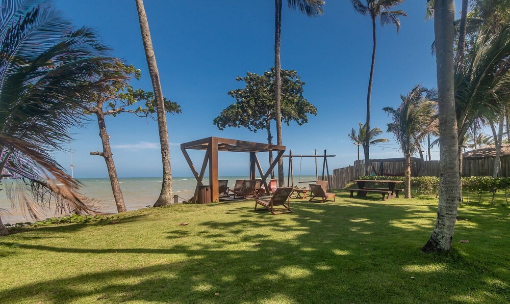 Fully Equipped Apartments in an Oceanfront Condo With Leisure Area and Pool Vvas