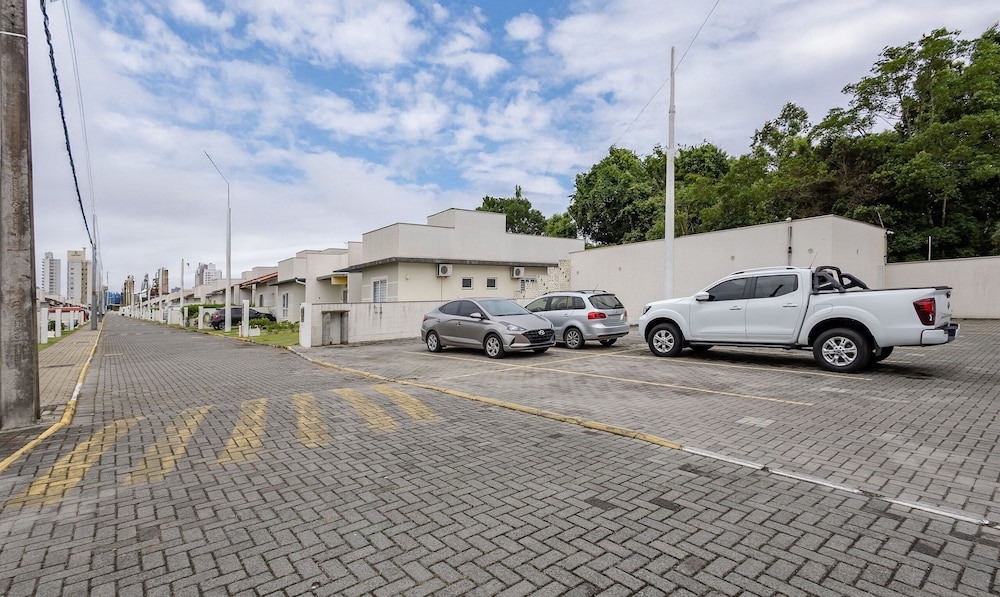 2BR Apt w/ BBQ 600m Beach Rag0406