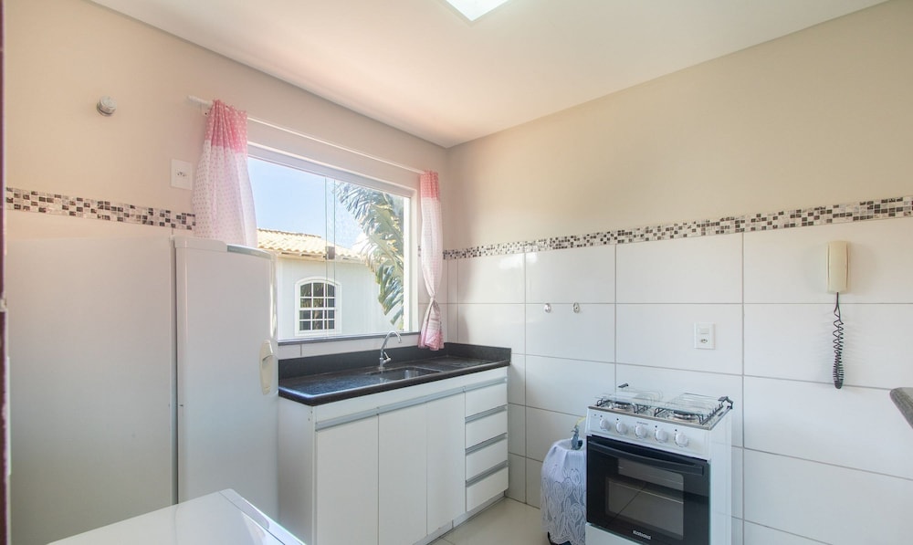 Apt in Condo w/ Pool 850m From the Beach - Srr0007