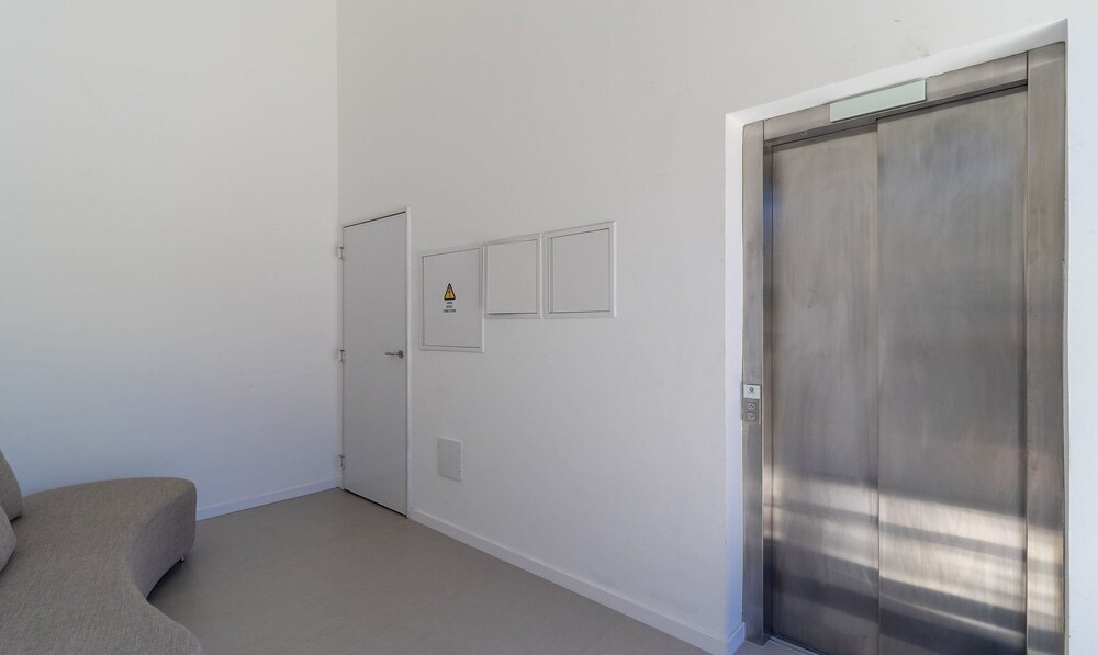 Studios in Building With Swimming Pool in Jurere - SOT