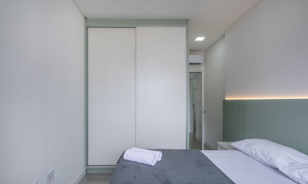 2BR Apt w/ Balcony Near the sea Mts1503