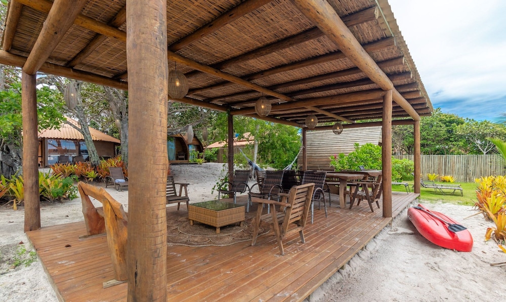 Beachfront Cabins in Bahia – OTX