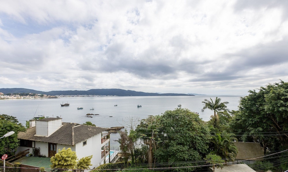 Sea View Apartment w Barbecue in Bombinhas Lga0201
