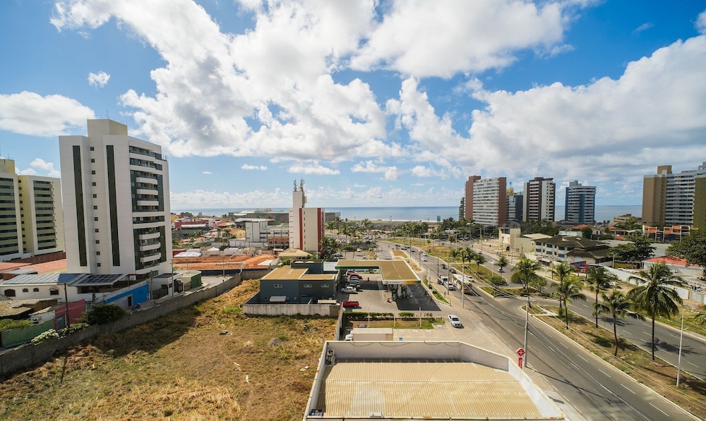 SMT - Building 750m From the Beach in Salvador