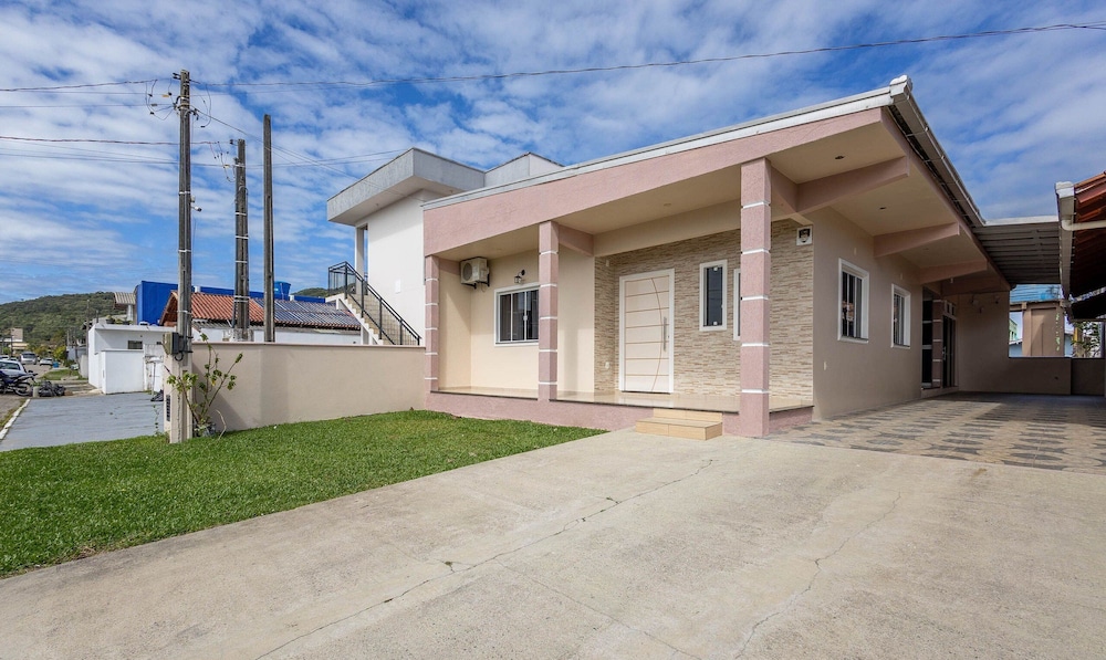 Houses Near Beto Carrero World - REK