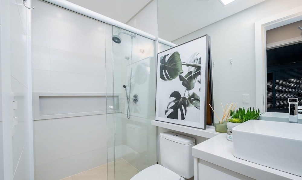 Cobertura C/jacuzzi e Churrasq em Jurere Rvo401