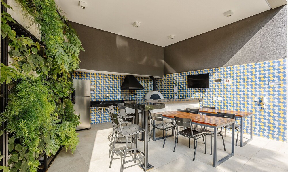Complete Stay With Pool and gym Steps From the Metro in Pinheiros - SP - LOF