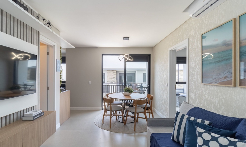 Modern Apartment Near the Beach! - Atc0301